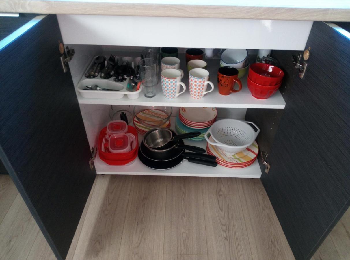 Studio Meuble 1 Piece Entierement Equipe Sans Cloisons Separatives Chavagnes-en-Paillers Exterior photo