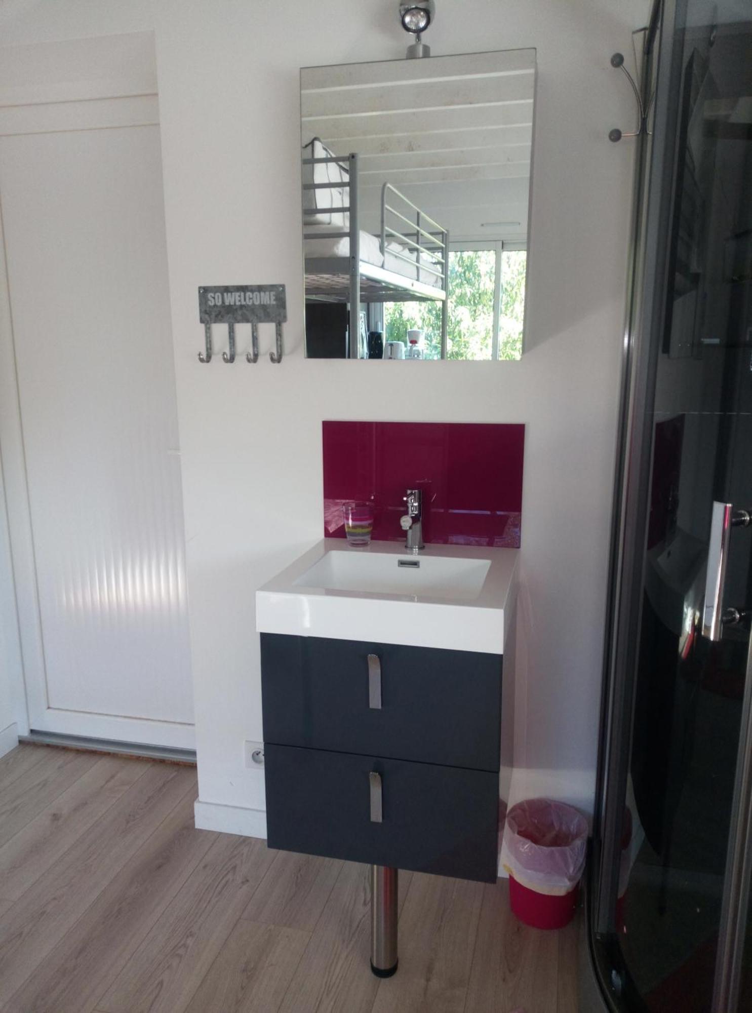 Studio Meuble 1 Piece Entierement Equipe Sans Cloisons Separatives Chavagnes-en-Paillers Exterior photo
