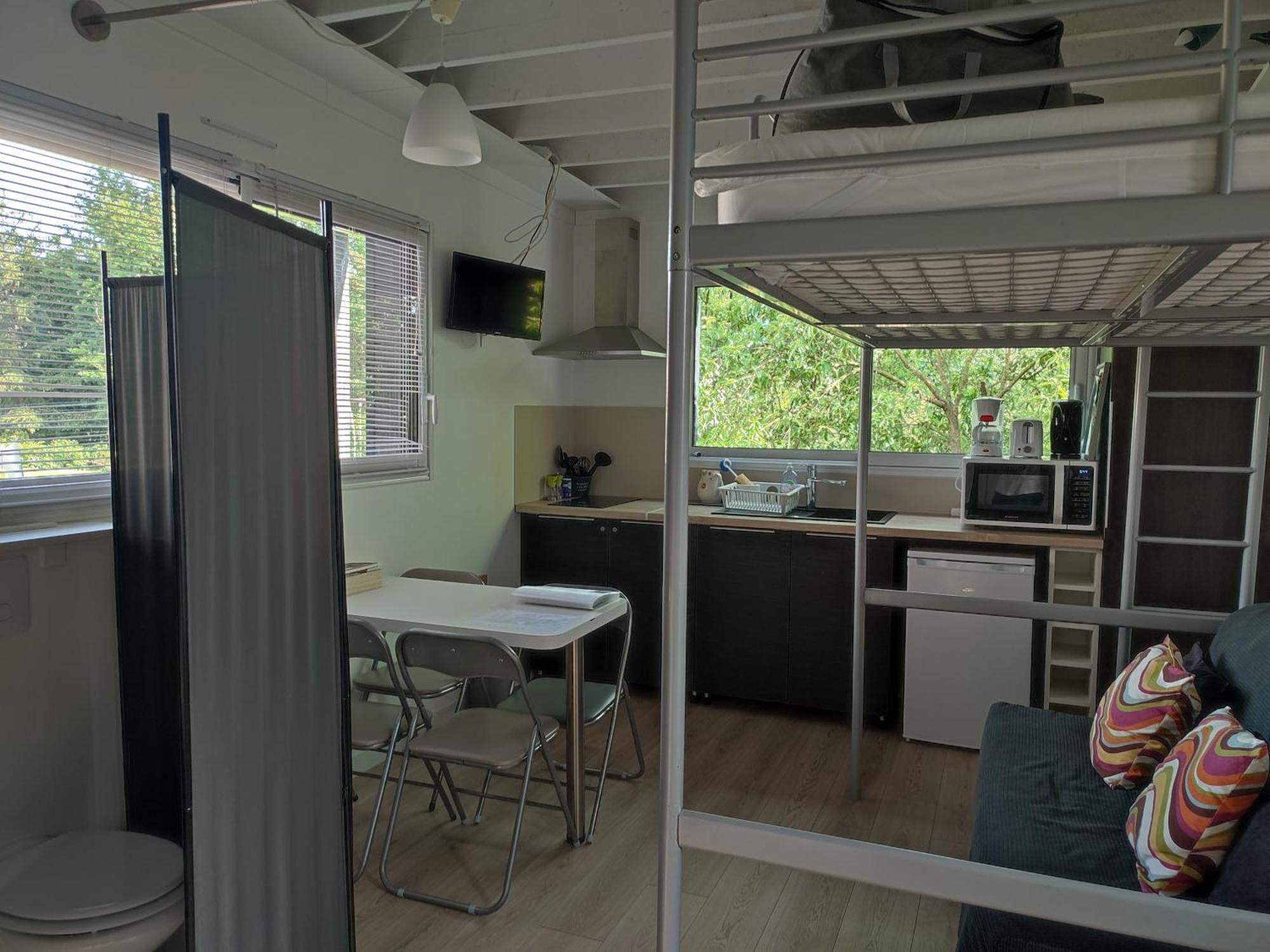Studio Meuble 1 Piece Entierement Equipe Sans Cloisons Separatives Chavagnes-en-Paillers Exterior photo