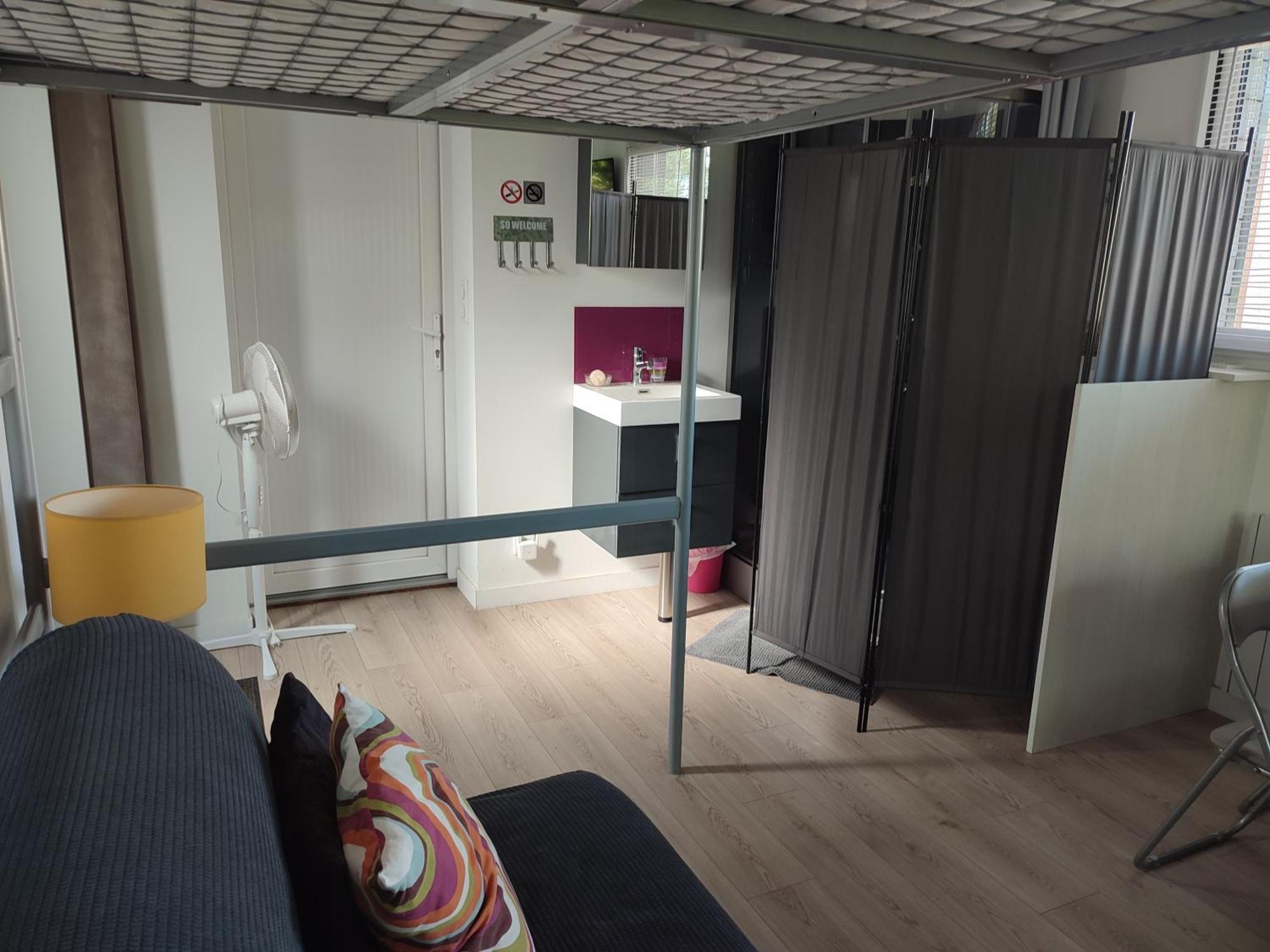 Studio Meuble 1 Piece Entierement Equipe Sans Cloisons Separatives Chavagnes-en-Paillers Exterior photo